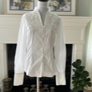 Coldwater Creek white long sleeved blouse. Size small, embroidered front.